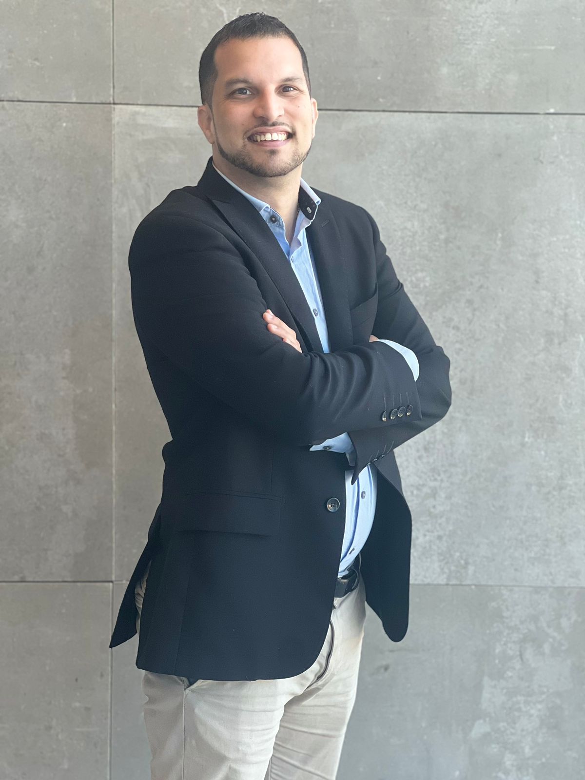 Hola, mi nombre es Juan Carlos Umpierrez, Ejecutivo Comercial en Regum. Te estaré contactando para brindarte la información solicitada.