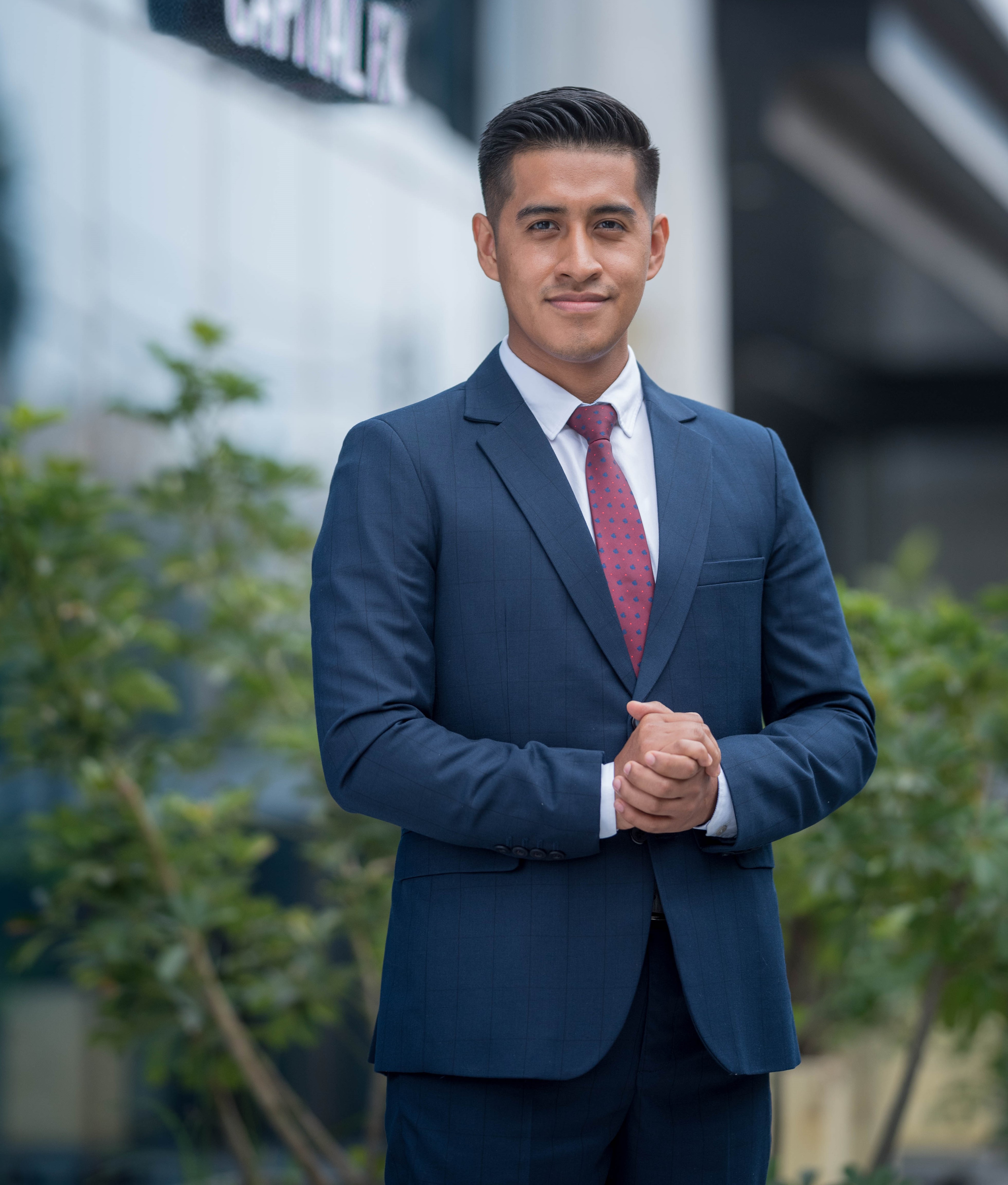 Hola, mi nombre es Anthony Rojas, Jefe Comercial en Regum. Te estaré contactando para brindarte la información solicitada.