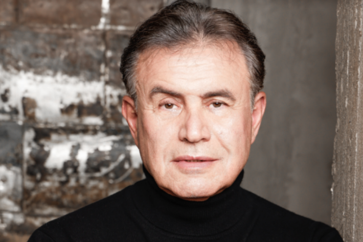 Nouriel Roubini, el economista que anticipó la crisis de 2008, llegará a Chile en octubre